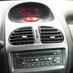 Autoradio tactile GPS Bluetooth Android & Apple Carplay Peugeot 206 avec  caméra de recul