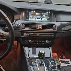 Autoradio GPS écran entièrement tactile Bluetooth Android & Apple Carplay BMW Série 5 F10 et Série 5 GT F07 de 2010 à 2017 + caméra de recul
