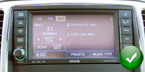 Jeep grand cherokee compass commander liberty patriot grand wrangler autoradio gps bluetooth autoradio gps android camera de recul commande au volant ipod tv dvbt 3g 4g pas cher wi