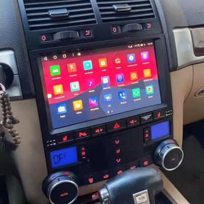 Autoradio GPS VW Touareg et Transporter T5 jusqu’à 2009 + T5 California jusqu’à 2012 écran full tactile avec boutons classique Bluetooth Android & Apple Carplay
